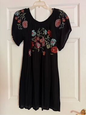Sundance Black Floral Embroidered Boho Dress, Size M